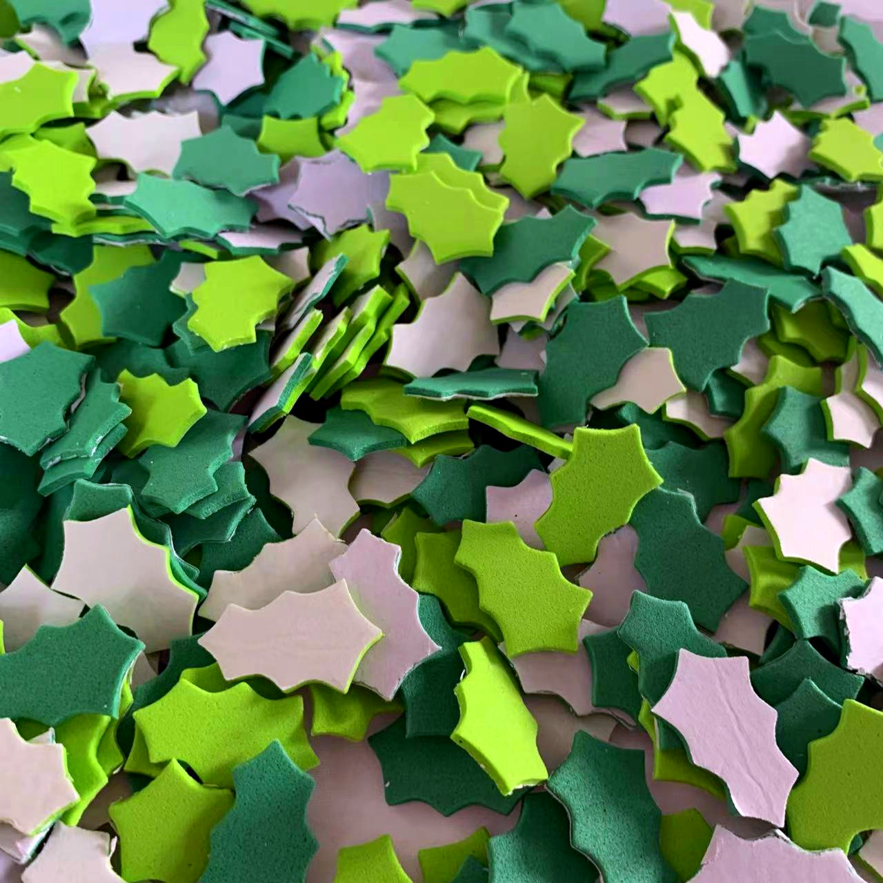 100PCS Christmas wreath leaes  - огляд і ціна Art And Craft Autumn